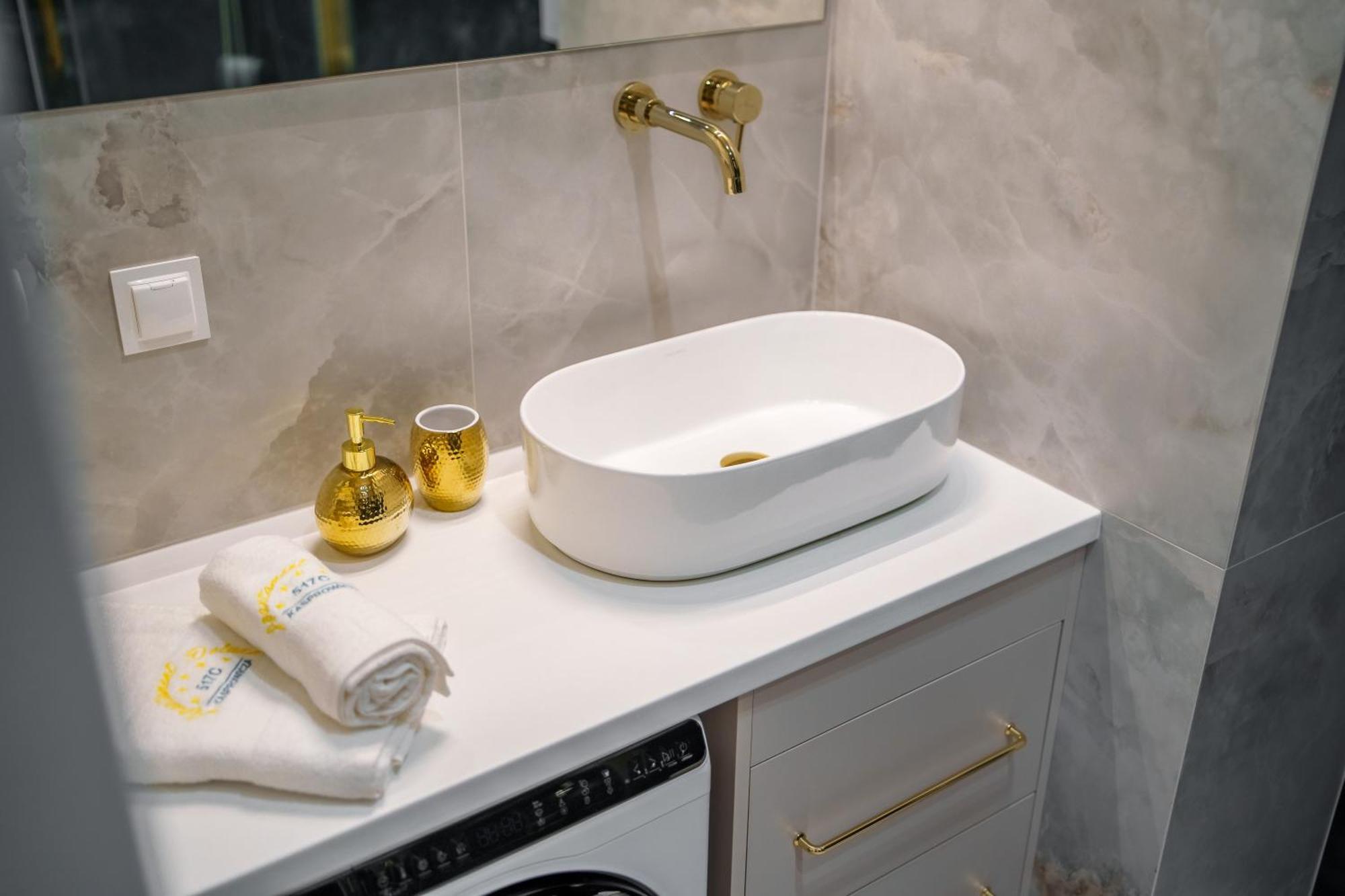Apartament Delux Kasprowicza 20C Prywatny Parking Basen Sauna Oraz Silownia W Cenie 코워브제크 외부 사진